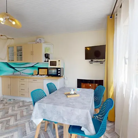 Nid Douillet Terre Et 圣伊莱尔·德列