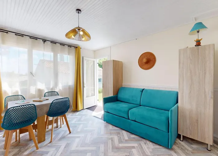 Holiday home Nid Douillet Terre Et