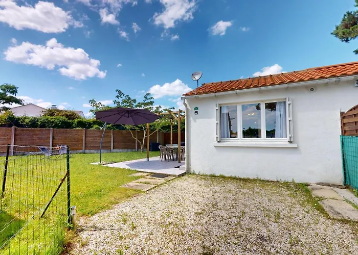 Holiday home Nid Douillet Terre Et *